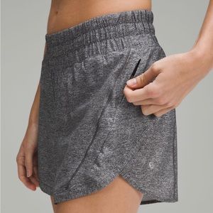 NWT Lululemon Track That Mid Rise 5” Lined Short Size 4 Heather Lux multi Black